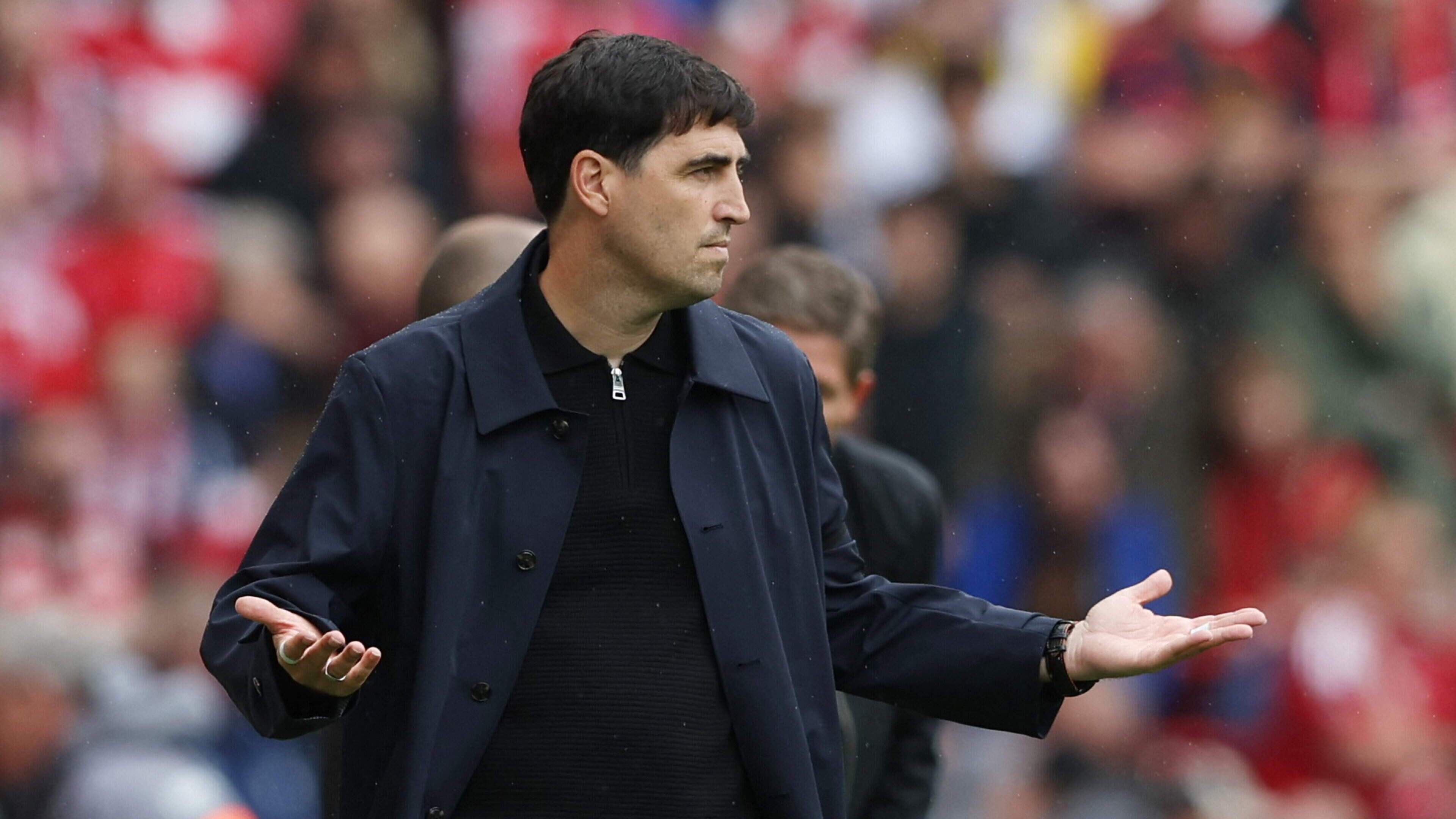 Andoni Iraola fumes at Liverpool substitution delay before Forest penalty